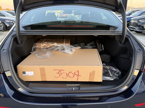 New 2026 Mercedes-Benz E 53 AMG e 4MATIC Sedan image 12