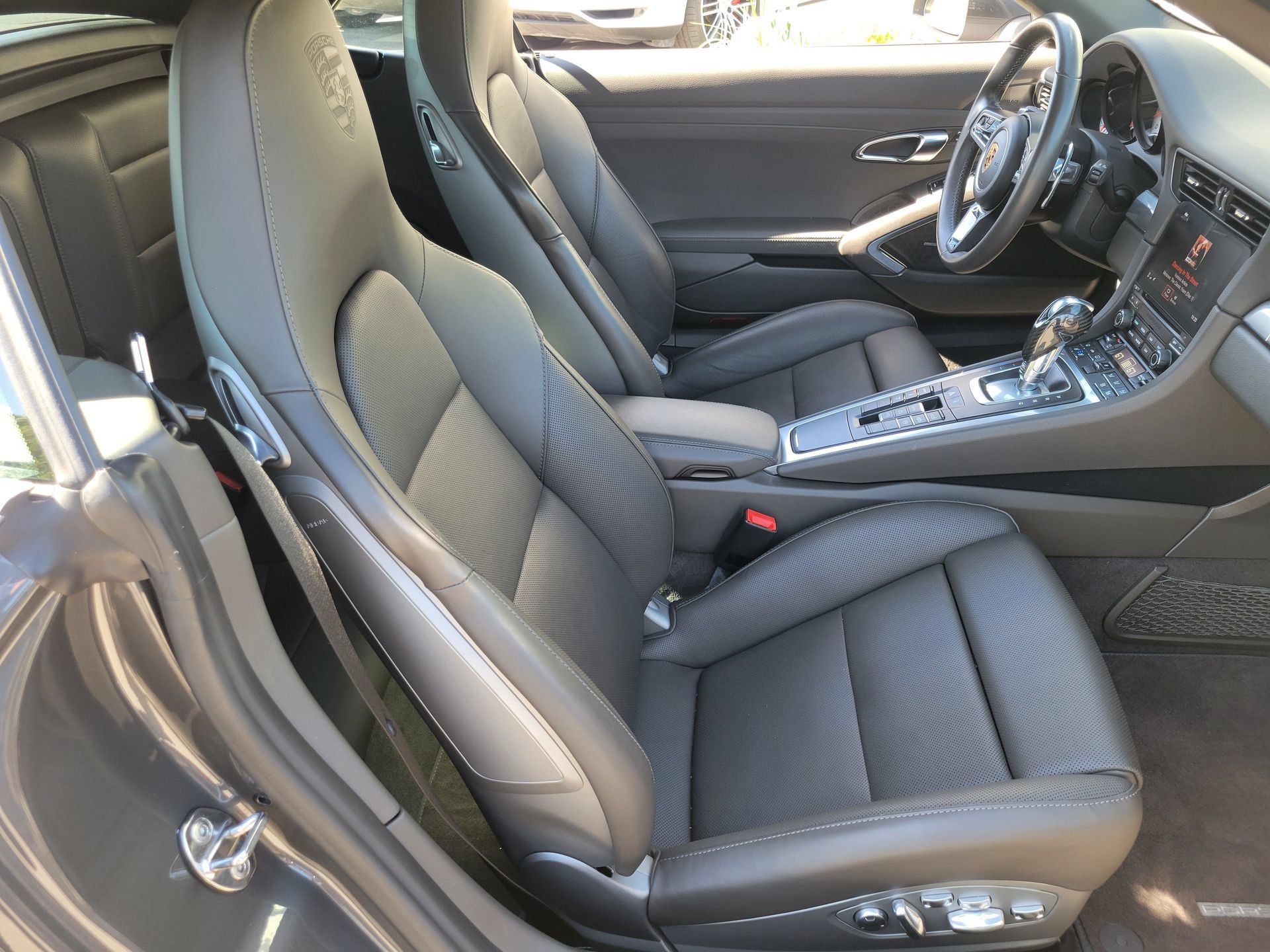Certified 2018 Porsche 911 Carrera RWD image 26