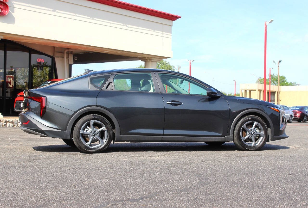 Used 2025 Kia K4 FWD image 3