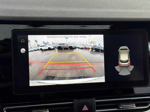 Used 2022 Kia Niro EX Premium image 25
