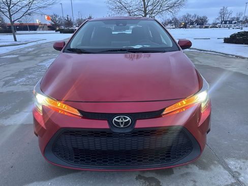 Used 2021 Toyota Corolla LE image 29
