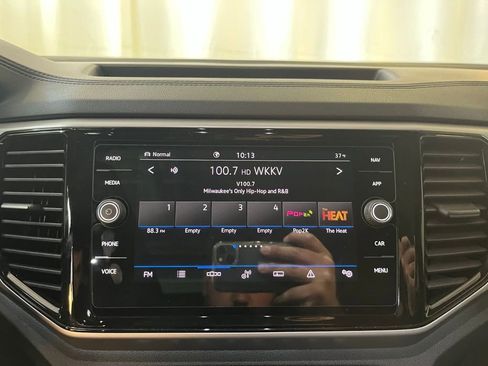 Certified 2023 Volkswagen Atlas Cross Sport SEL R-Line image 18