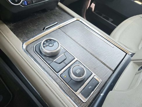 Used 2021 Ford Expedition Limited AWD/4WD image 30