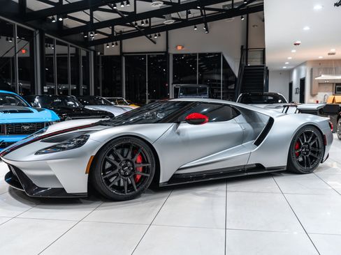 Used 2019 Ford GT image 2