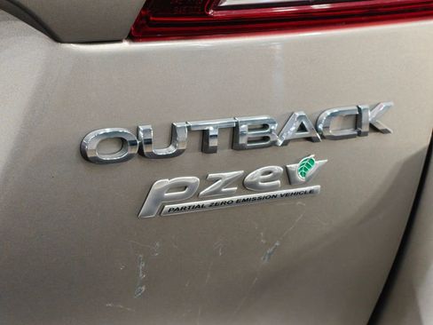 Used 2017 Subaru Outback 2.5i Premium AWD/4WD image 40
