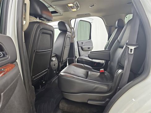Used 2010 Chevrolet Tahoe LTZ image 19