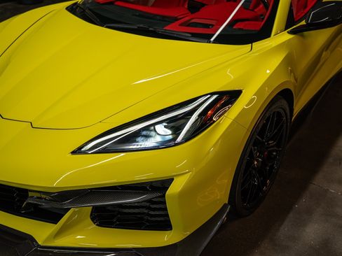 Used 2024 Chevrolet Corvette Z06 w/ Z07 Performance Package RWD image 16