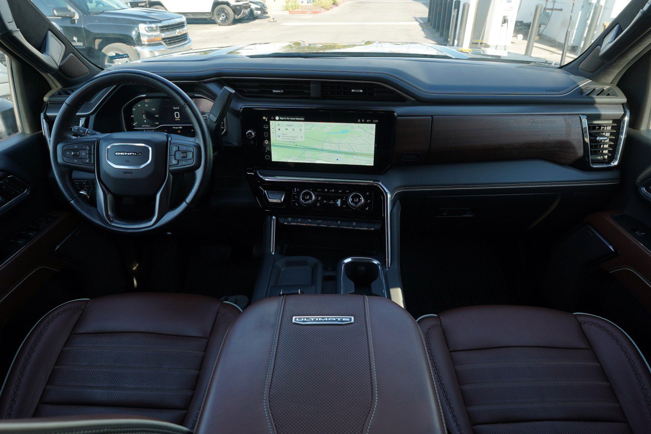 Used 2024 GMC Sierra 2500 Denali Ultimate w/ Max Trailering Package AWD/4WD image 7