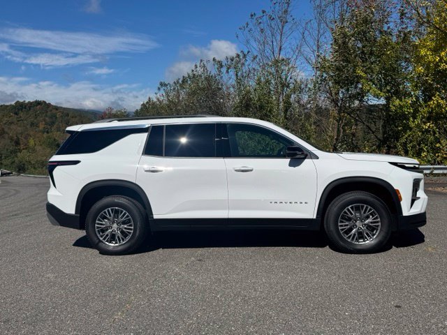 New 2027 Chevrolet Traverse LT w/ Driver Confidence Package AWD/4WD image 8