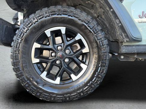 Used 2024 Jeep Wrangler Unlimited Rubicon w/ Technology Group image 25