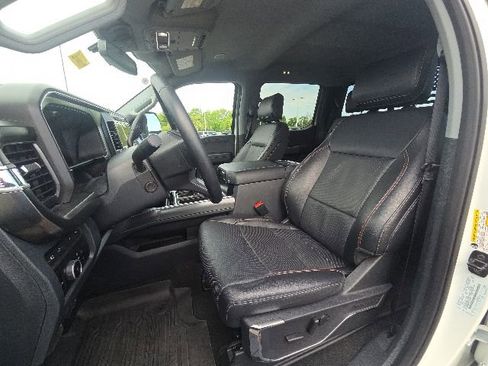 Used 2024 Ford F250 Lariat w/ Lariat Ultimate Package AWD/4WD image 25