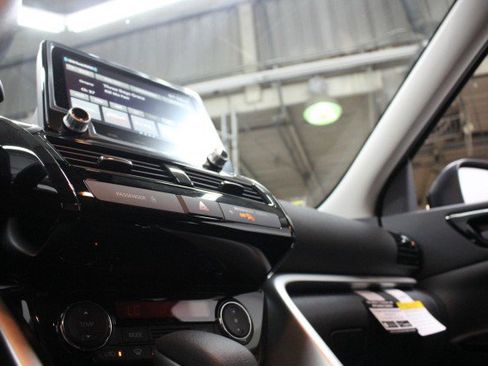 New 2026 Mitsubishi Eclipse Cross LE image 12