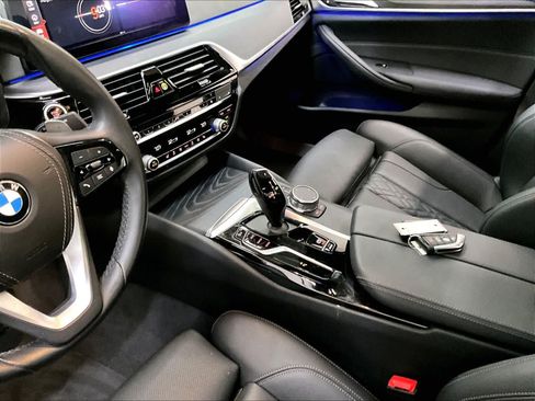Used 2023 BMW 530i w/ Convenience Package RWD image 19