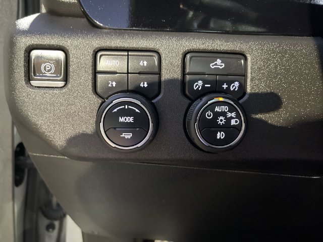Certified 2024 Chevrolet Silverado 1500 RST w/ Convenience Package II AWD/4WD image 18