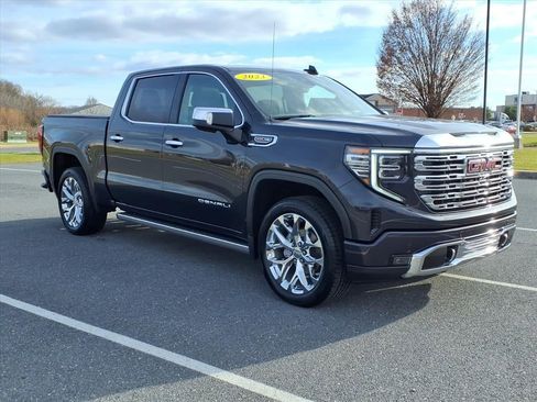 Used 2023 GMC Sierra 1500 Denali w/ Denali Reserve Package image 3