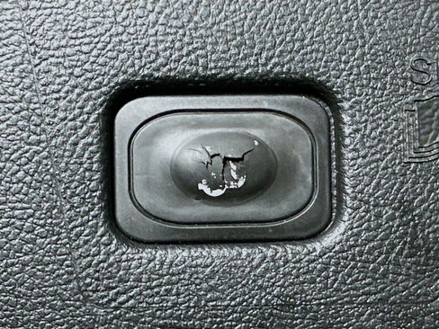 Used 2024 Ford Edge Titanium image 27