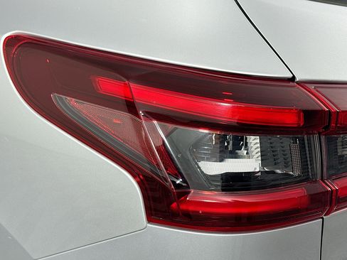 Used 2020 Nissan Rogue Sport SV image 35