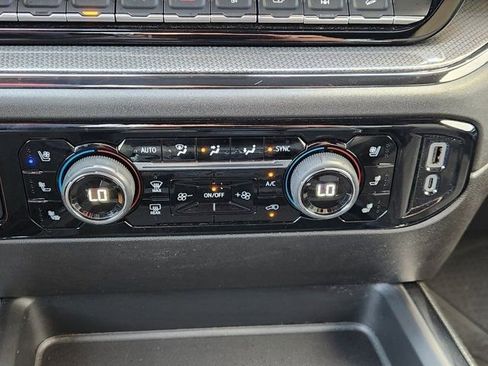 Used 2025 Chevrolet Silverado 2500 ZR2 w/ Technology Package image 23