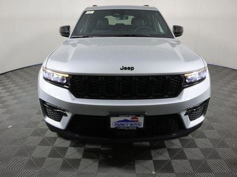 New 2025 Jeep Grand Cherokee Limited w/ Black Appearance Package image 3