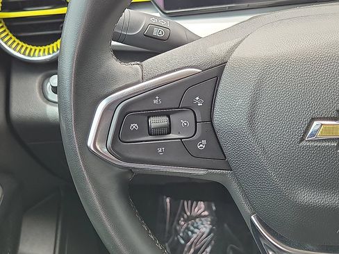 Used 2025 Chevrolet Trax LT w/ Driver Confidence Package FWD image 19