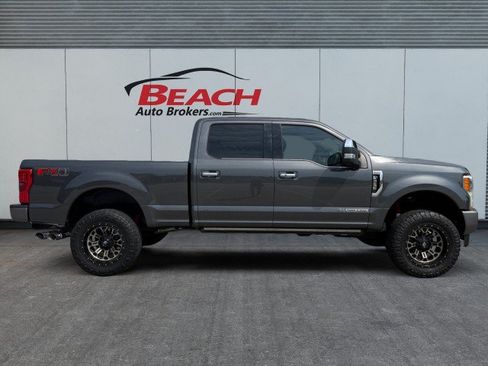 Used 2017 Ford F250 Platinum w/ Platinum Ultimate Package AWD/4WD image 7