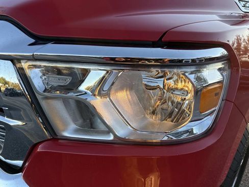 Used 2024 RAM 1500 Laramie image 10