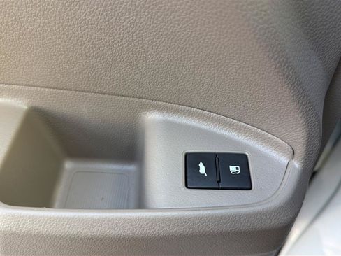 Used 2016 Honda Pilot Touring image 32