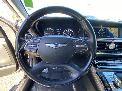Used 2017 Genesis G90 3.3T Premium image 25