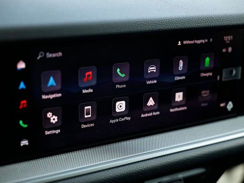 Certified 2026 Porsche Cayenne E-Hybrid image 40