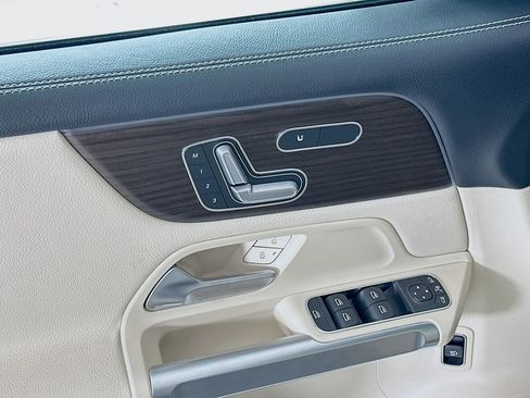 New 2026 Mercedes-Benz GLB 250 image 19