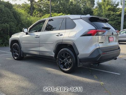 Used 2022 Toyota RAV4 LE FWD image 3