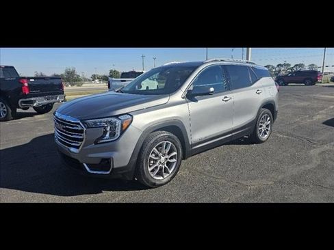 Used 2024 GMC Terrain SLT AWD/4WD image 7