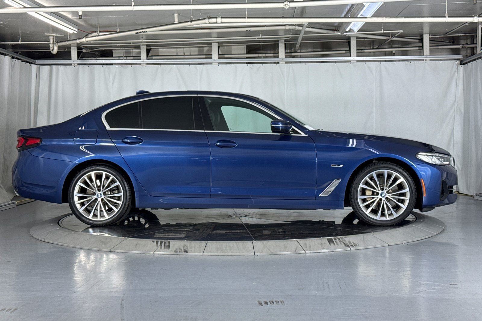 Used 2023 BMW 530e w/ Convenience Package RWD image 8