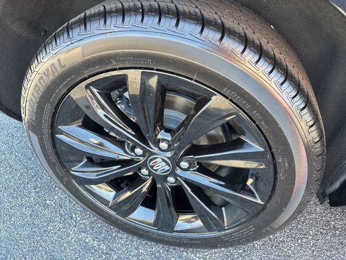 Used 2024 Buick Envista Sport Touring w/ Convenience I Package FWD image 10