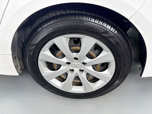 Certified 2022 Toyota Corolla LE w/ Carpet Mat Package (TMS) FWD image 30