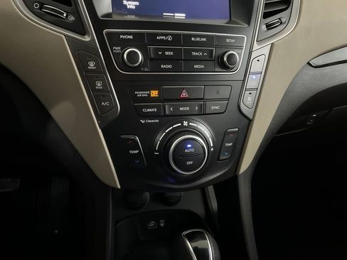 Used 2017 Hyundai Santa Fe SE image 74