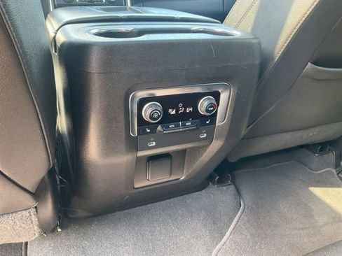 Used 2022 Chevrolet Suburban LT w/ Luxury Package AWD/4WD image 24