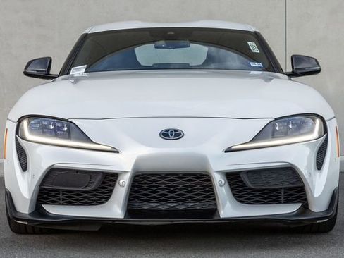 Used 2025 Toyota Supra Premium w/ Driver Assist Package image 2