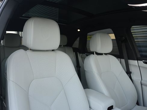 Certified 2026 Porsche Macan AWD/4WD image 27