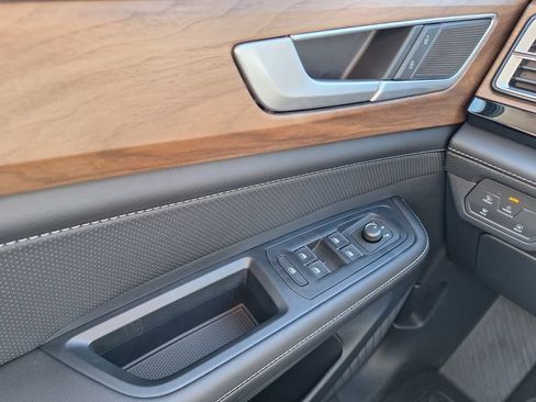 New 2026 Volkswagen Atlas SE image 19