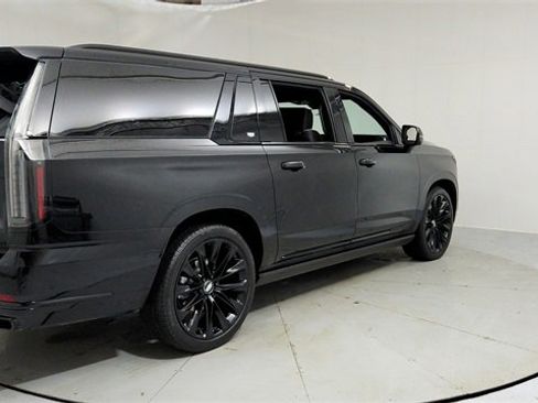 Used 2026 Cadillac Escalade ESV Sport w/ LPO, ONYX Package image 5