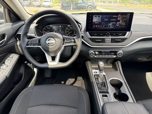 Certified 2025 Nissan Altima 2.5 SV w/ SV Premium Package FWD image 12