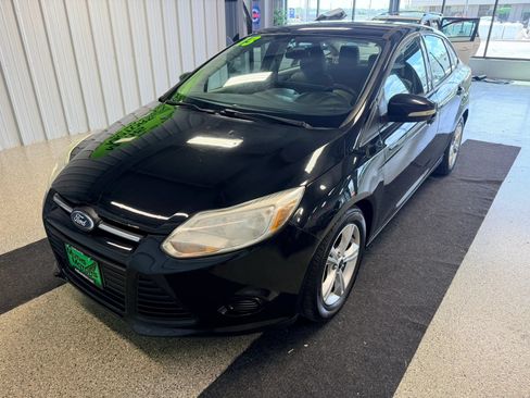 Used 2013 Ford Focus SE FWD image 1