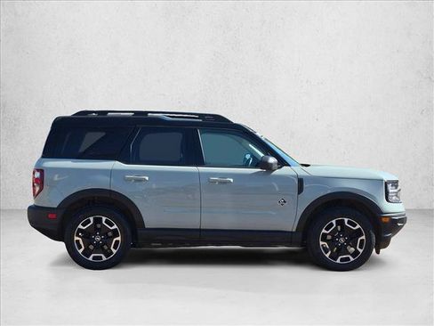 Used 2022 Ford Bronco Sport Outer Banks w/ Tech Package AWD/4WD image 4