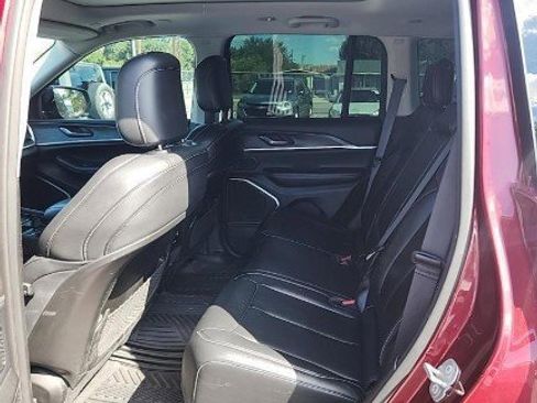 Used 2023 Jeep Grand Cherokee 4WD 4xe image 7