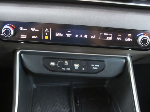 New 2026 Kia Carnival EX FWD image 47