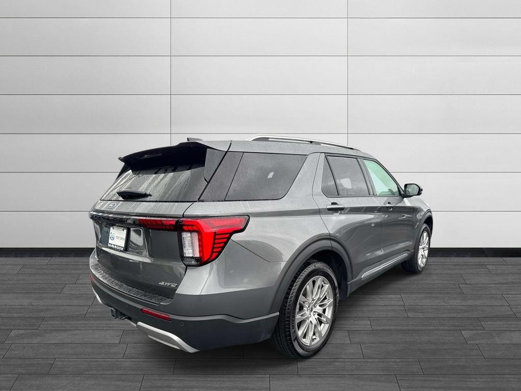 Used 2026 Ford Explorer Platinum AWD/4WD image 3