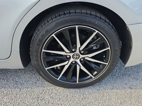 Used 2024 Toyota Camry SE FWD image 12