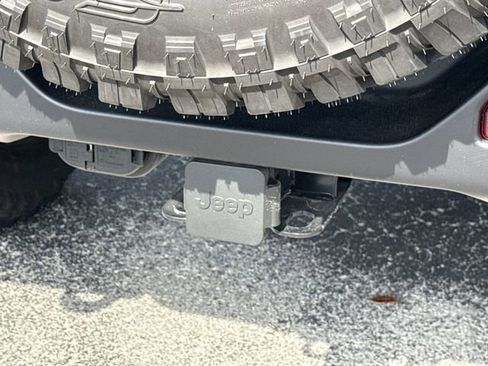 Used 2025 Jeep Wrangler Willys image 18