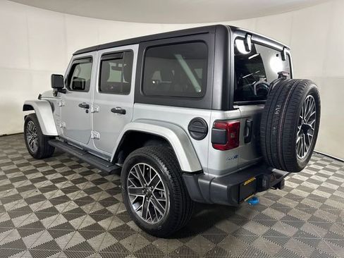 Used 2023 Jeep Wrangler Unlimited Sahara w/ Cold Weather Group AWD/4WD image 4